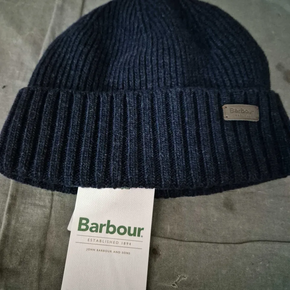 BARBOUR CARLTON BEANIE – NAVY