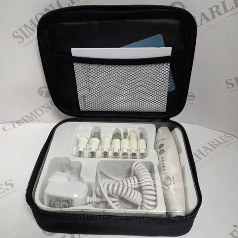 BOXED BEAUTURAL PROFESSIONAL MANICURE & PEDICURE KIT