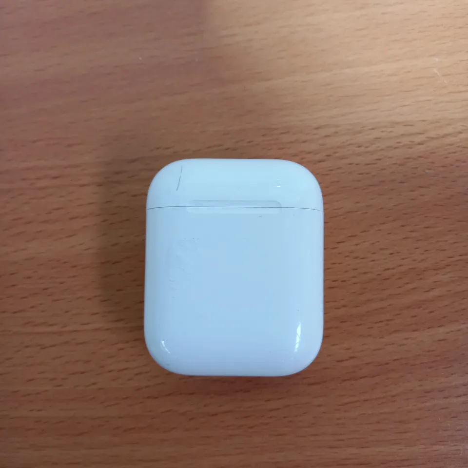 APPLE AIRPODS