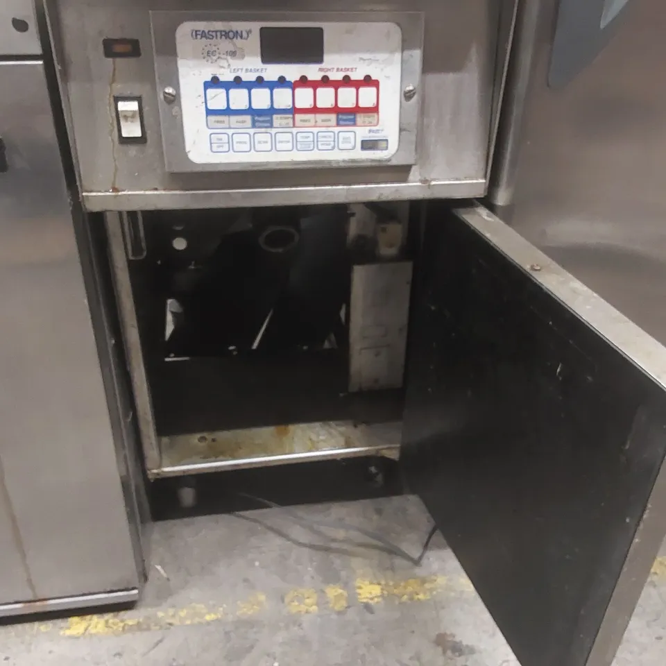 COMMERCIAL DEEP FRYER