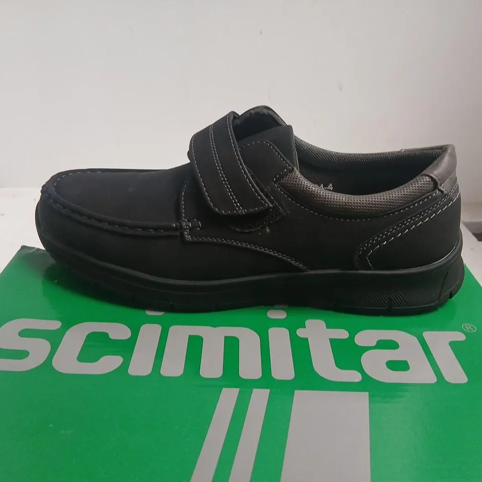 SCIMITAR TOUCH FASTENING CASUAL SHOES – UK SIZE 10 (BLACK)