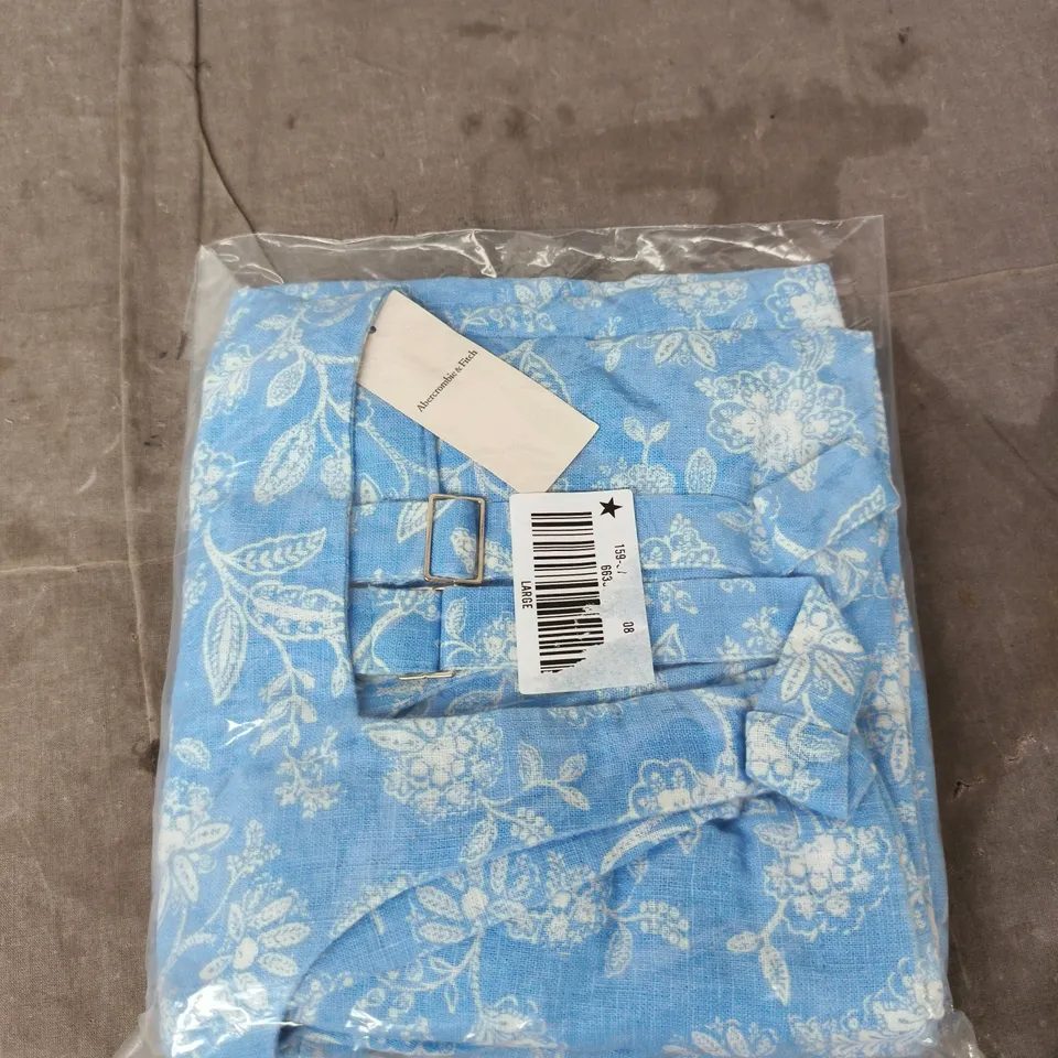 ABERCROMBIE & FITCH BLUE FLORAL PRINT BELTED TOP - SIZE L