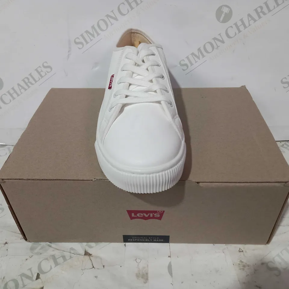 BOXED PAIR OF LEVIS PU SNEAKERS IN WHITE EU SIZE 39