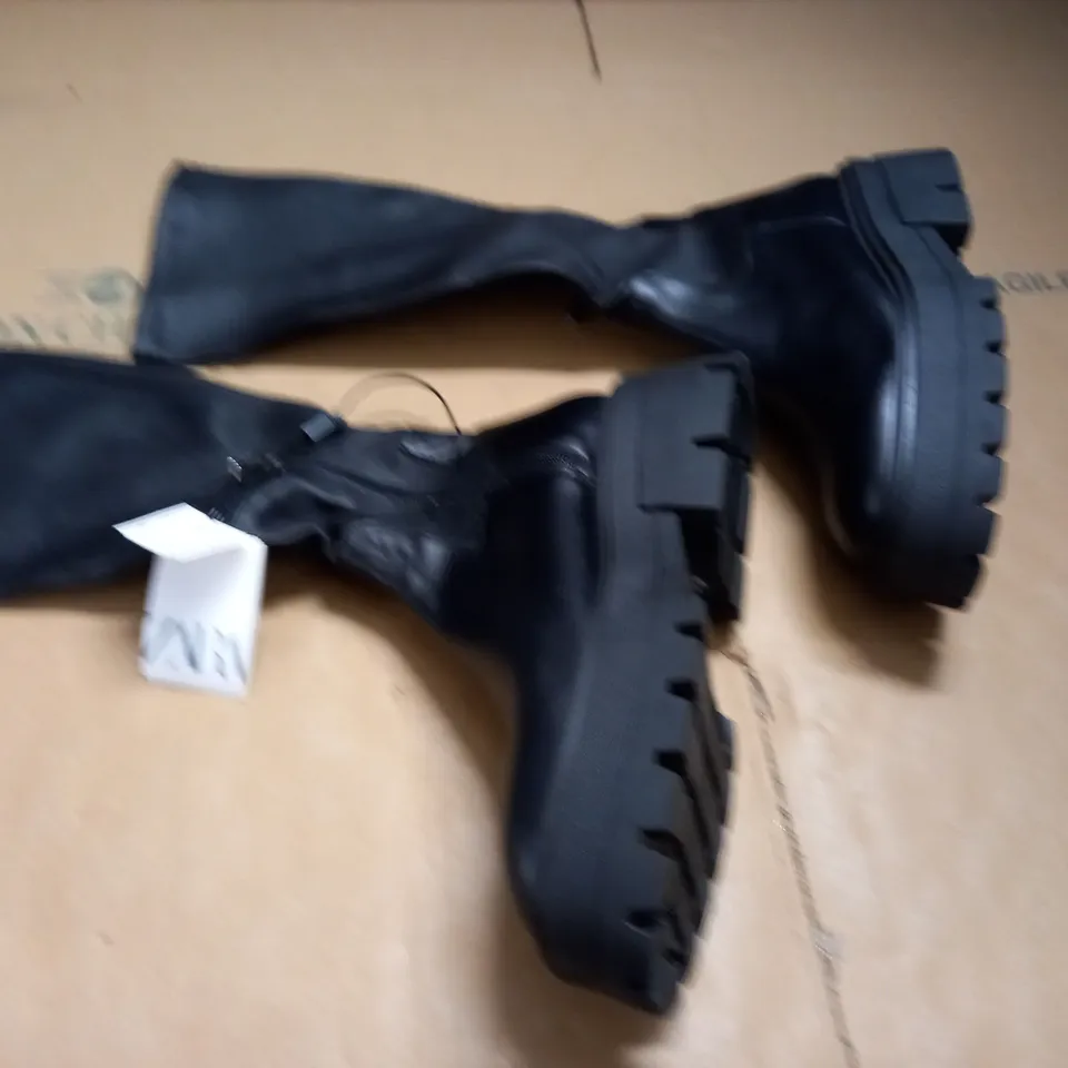 PAIR OF ZARA CHUNKY SOLED BOOTS IN BLACK - UK 6