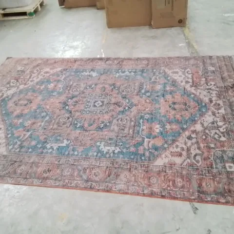QUALITY DESIGNER AREA RUG // APPROX SIZE: 190 X 290 cm