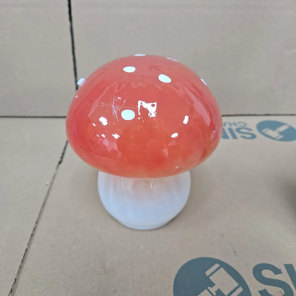 LIVMORE MUSHROOM LED LAMP