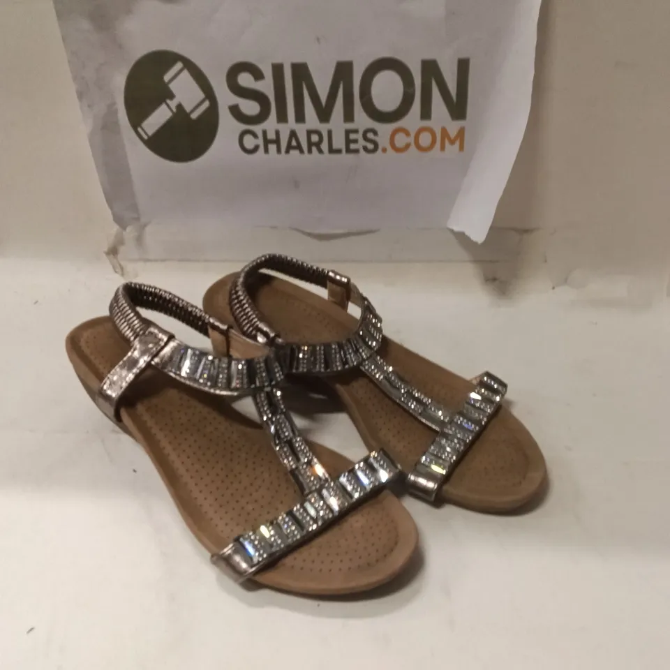 WOMEN’S SILVER SANDALS – STRAPPY JEWELRY-STYLE DETAIL SIZE EU36