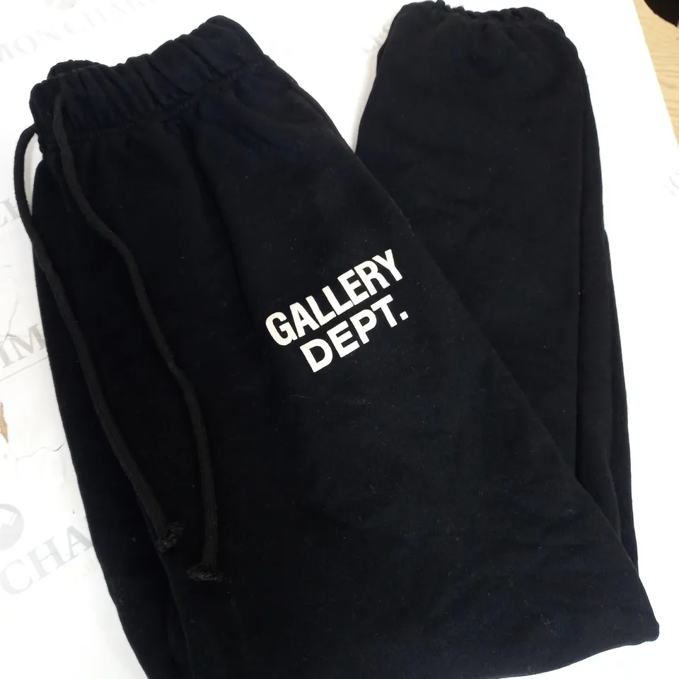 BLACK GALLERY DEPT JOGGERS SIZE L