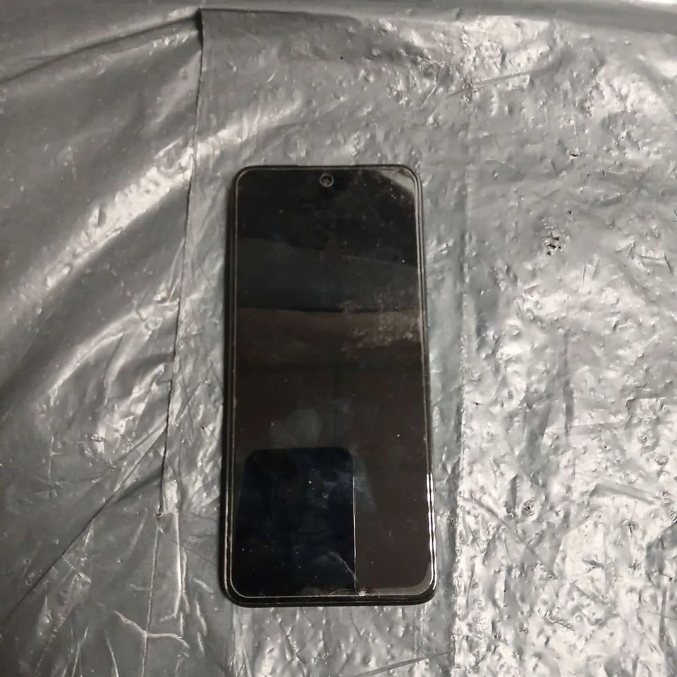 MOTOROLA SMARTPHONE – BLACK/GRAY, DAMAGED SCREEN