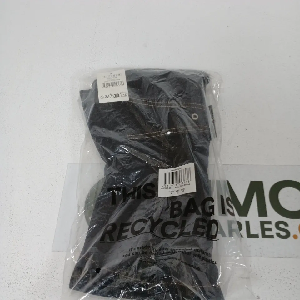 BOX OF APPROXIMATELY 15 ASSORTED CLOTHING ITEMS TO INCLUDE: DENIM CORSET 