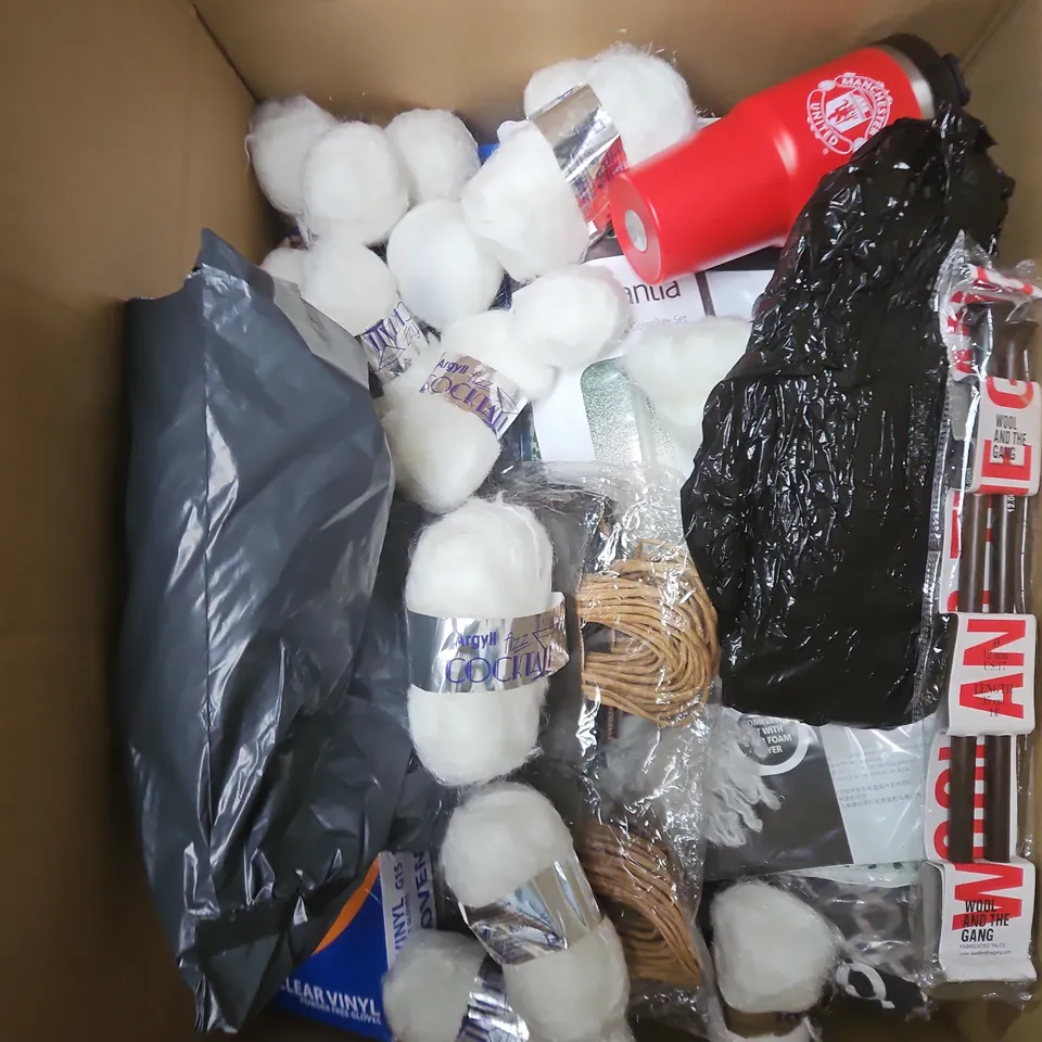 APPROXIMATELY 20 ASSORTED HOUSEHOLD PRODUCTS TO INCLUDE IRON BOARD COVER, VINYL GLOVES, DRINKS CONTAINER ETC 