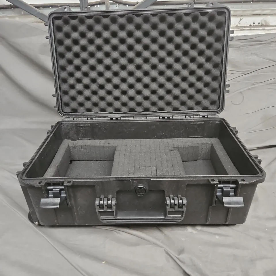 LARGE PADDED CASE 