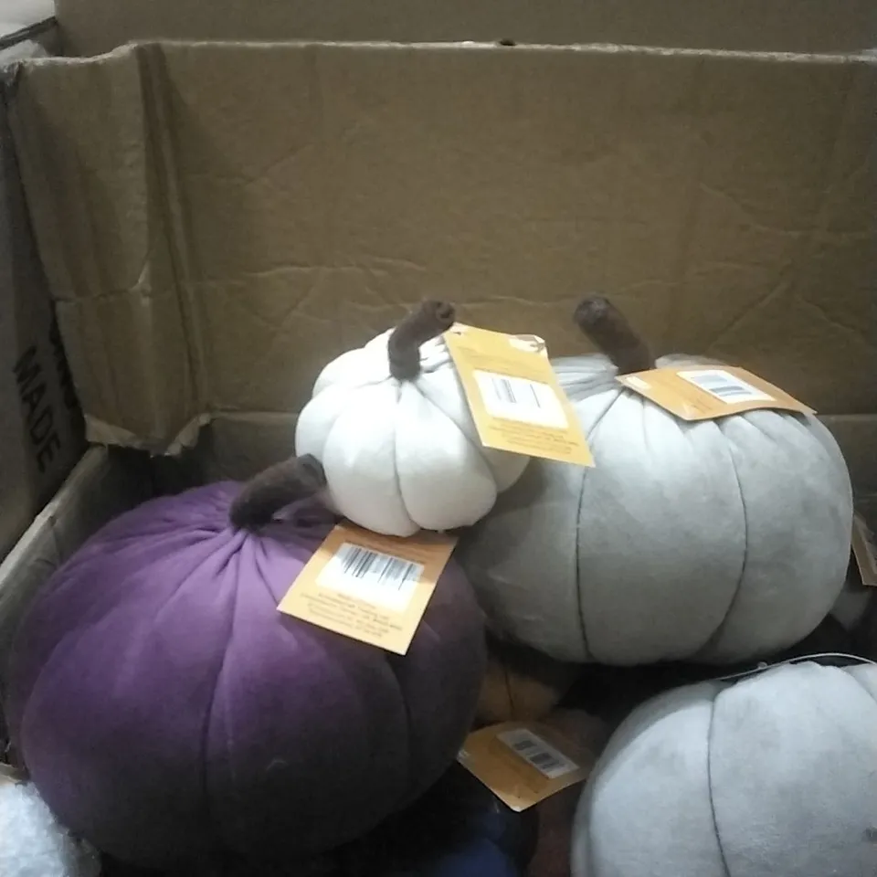 PALLET OF MIXED HALLOWEEN STOCK 
