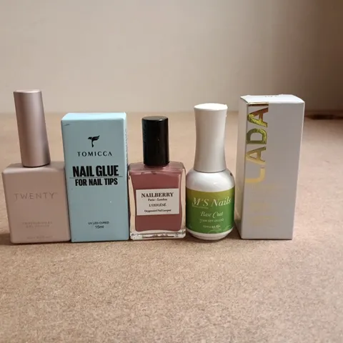 APPROXIMATELY 20 BOTTLES OF NAIL VARNISH TO INCLUDE TOMICCA, NAILBERRY AND TWENTY