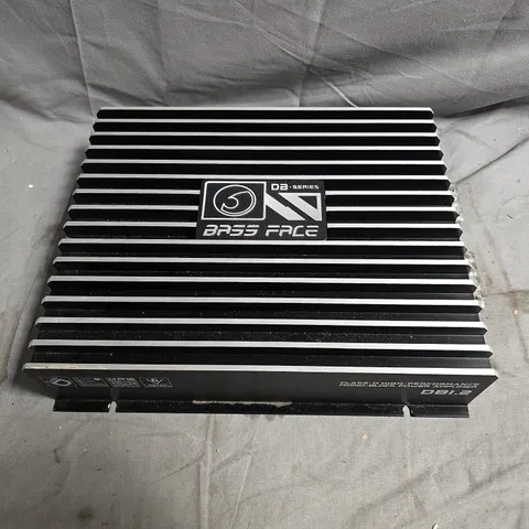 CLASS- D HIGH - PERFORMANCE MONO - BLOCK POWER AMPLIFIER