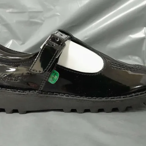 BOXED PAIR OF KICKERS SHOES IN GLOSSY BLACK EU SIZE 33
