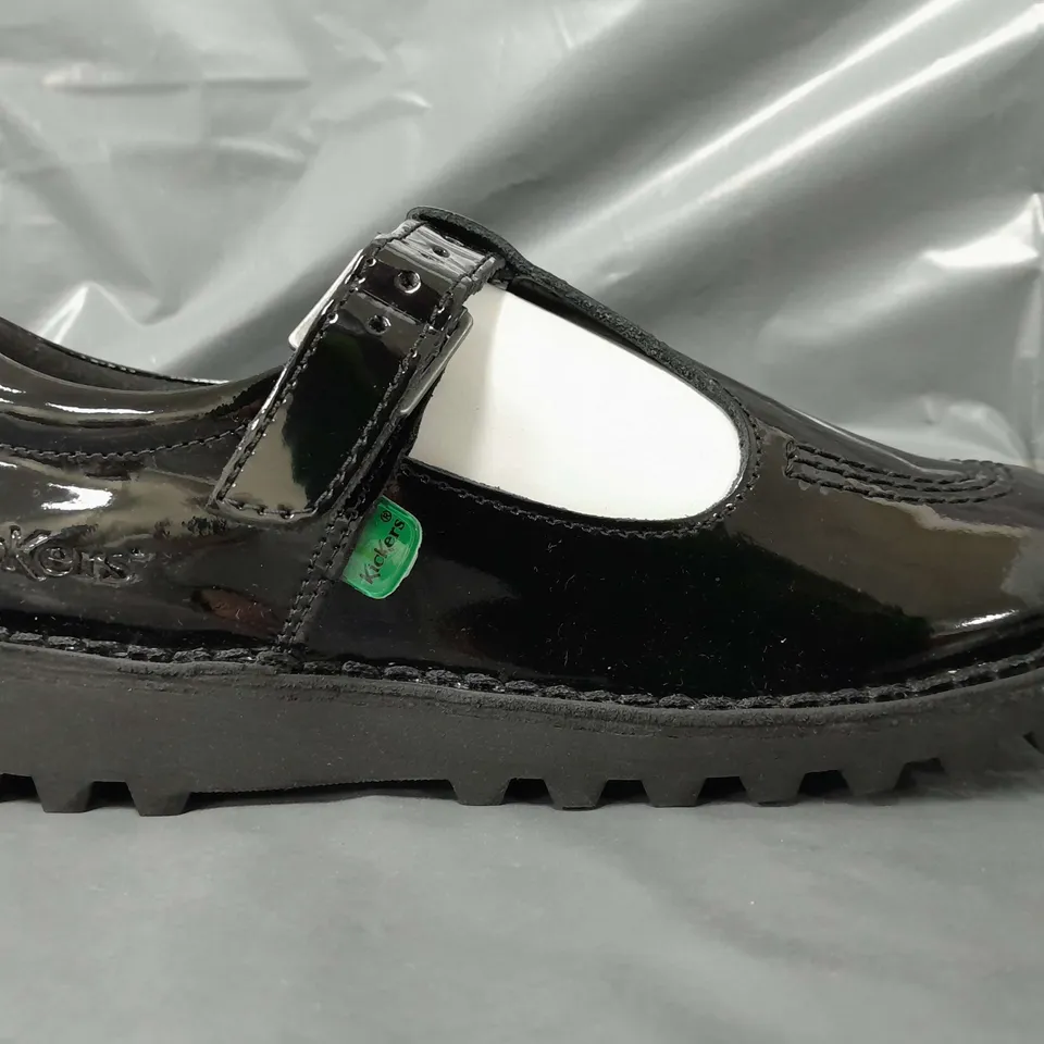 BOXED PAIR OF KICKERS SHOES IN GLOSSY BLACK EU SIZE 33
