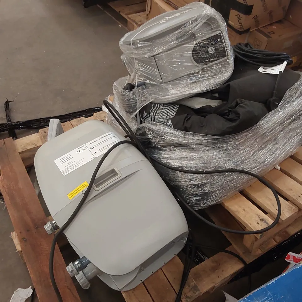 PALLET OF ASSORTED HOT TUB PARTS