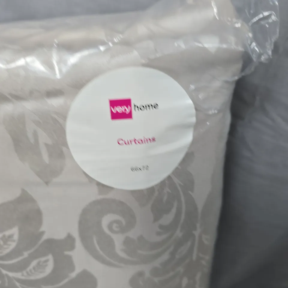 VERY HOME CURTAINS – BEIGE DAMASK PATTERN, PACKAGED (66X72)