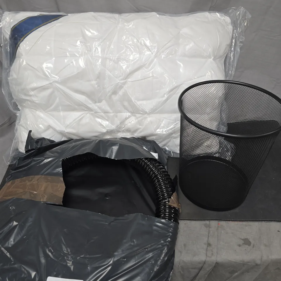 CAGE OF APPROXIMATELY 9 ASSORTED HOUSEHOLD ITEMS TO INCLUDE - PILLOWS - WASTE PAPER BIN - VACUUM CLEANER HOSE - COLLECTION ONLY