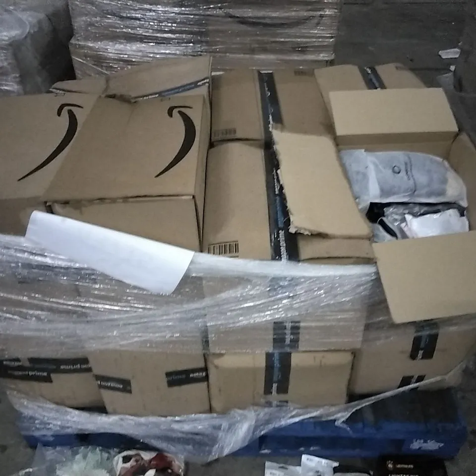 PALLET OF ASSORTED ITEMS INCLUDING LIGHTAILING LED KIT, GREEN FIDGET POP, 4 PCS AIR TAG CASES, 6PCS FAKE LASHES, CCBETTER GLOVES, FARM ANIMAL BALLOONS