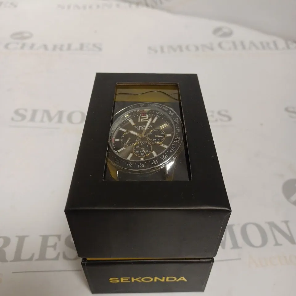 BOXED SEKONDA BLACK AND SILVER GENUINE LEATHER WATCH WITH DATE FEATURES