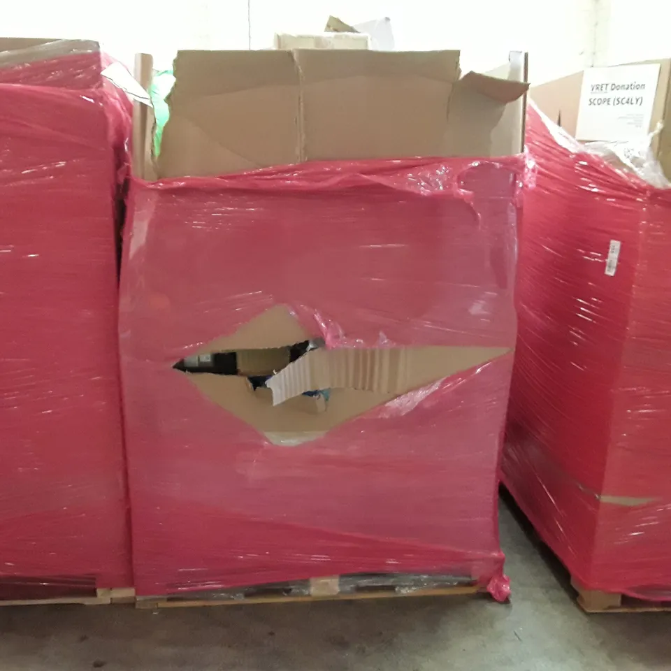PALLET TO CONTAIN AN ASSORTMENT OF HOUSEHOLD ITEMS TO INCLUDE DART BOARD, TOILET SEATS, MIRRORS AND GOLF PUTTING MAT ECT 