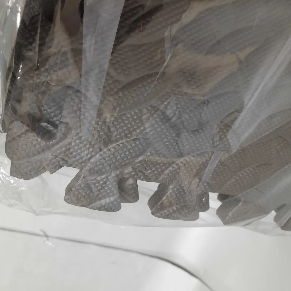 TWO PACKS OF 10 PIECE FLOOR TILES