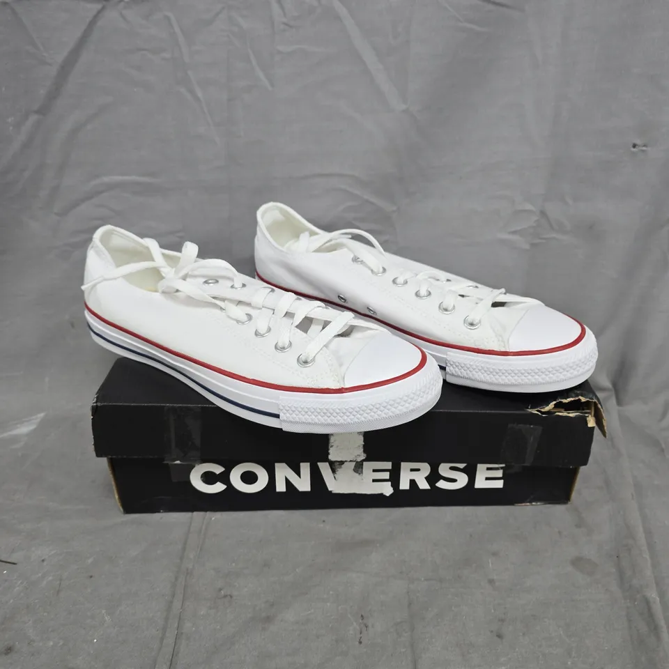 CONVERSE WHITE LOW-TOP SNEAKERS SIZE 8