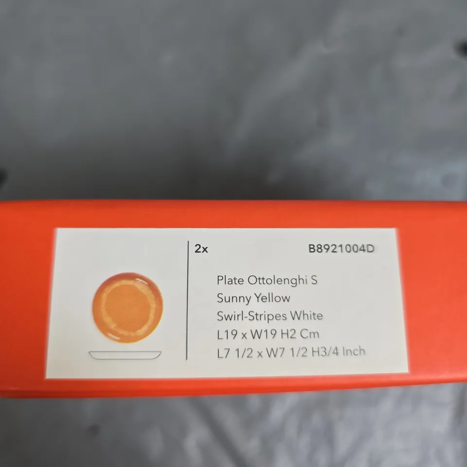 OTTOLENGHI BY SERAX PLATE SET OF 2 – SUNNY YELLOW WITH SWIRL-STRIPES WHITE