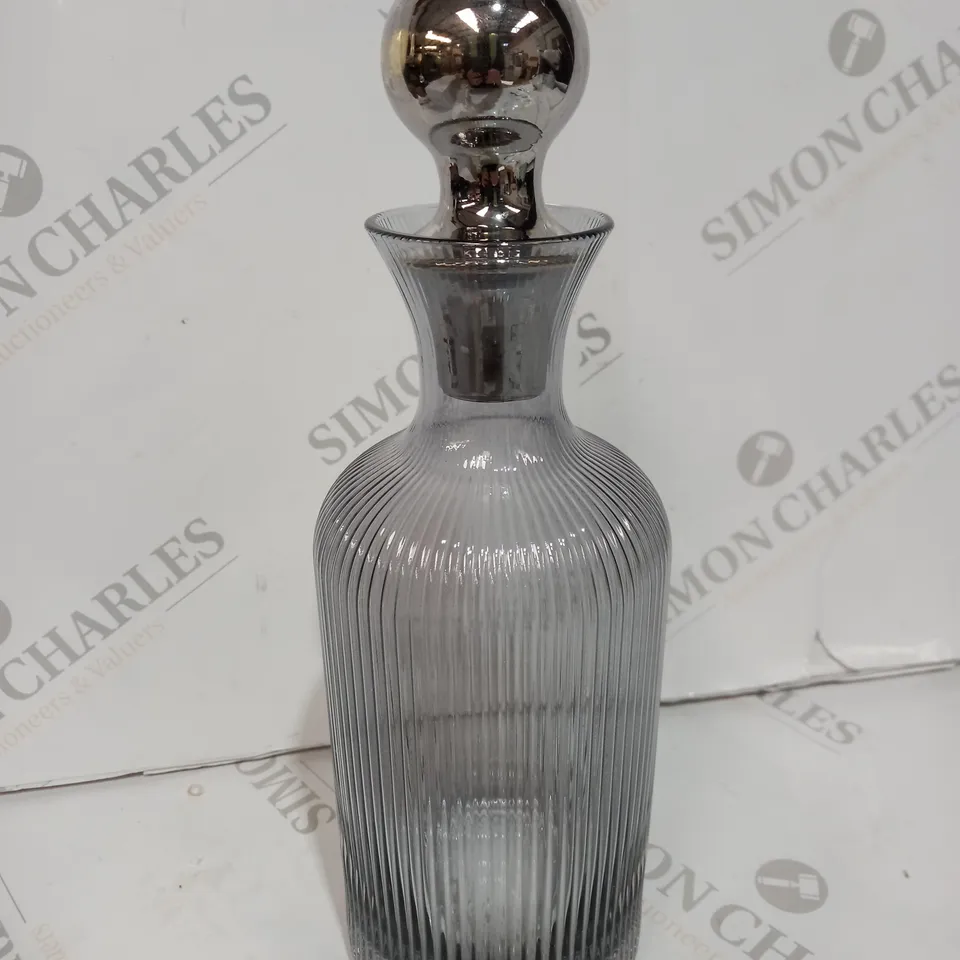 BOXED BUNDLEBERRY FLUTED GLASS DECANTER