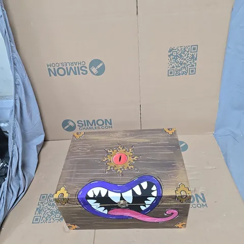 DECORATIVE WOODEN STORAGE CHEST WITH 'GAME ON' LID ART