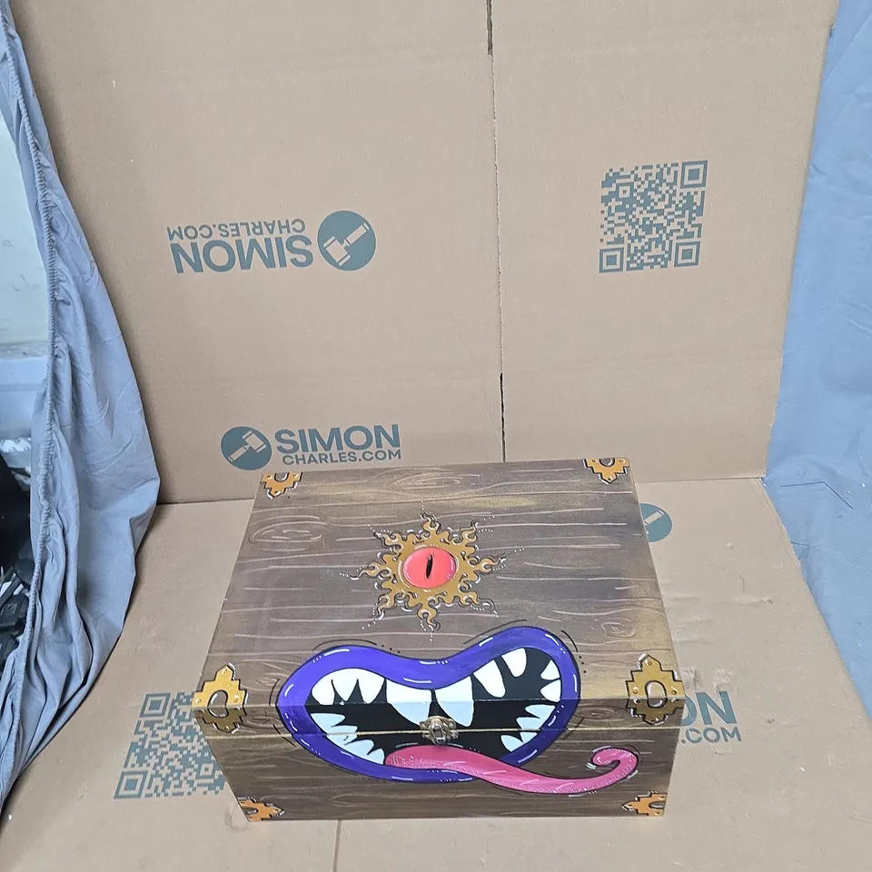 DECORATIVE WOODEN STORAGE CHEST WITH 'GAME ON' LID ART