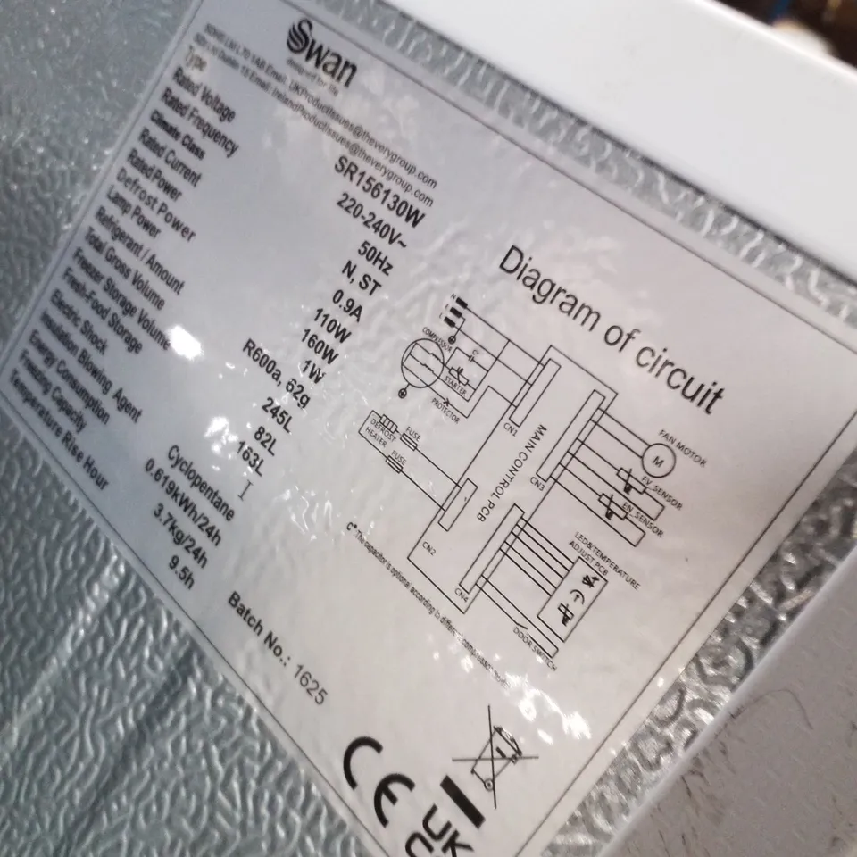 SWAN 50/50 FRIDGE FREEZER IN WHITE WITH WATER DISPENSER 