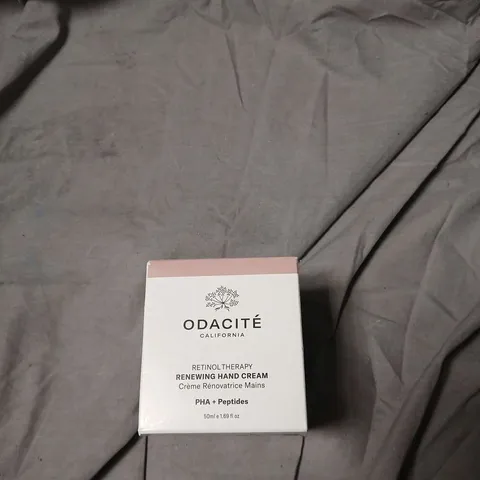 ODACITΓ CALIFORNIA RETINOL THERAPY RENEWING HAND CREAM β 50ML