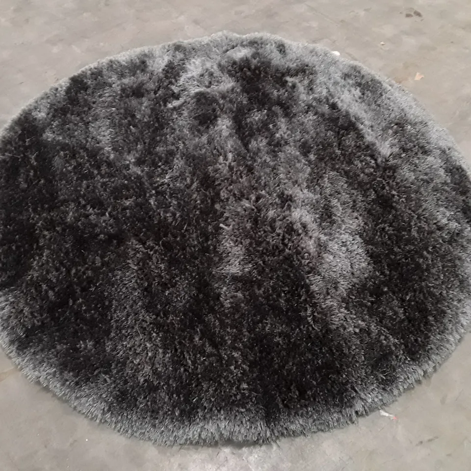 QUALITY DESIGNER AREA RUG APPROXIMATELY 180CM