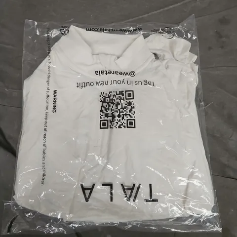 BAGGED T/ALA ULTRALITE QUARTER ZIP THROUGH TOP IN WHITE - MEDIUM