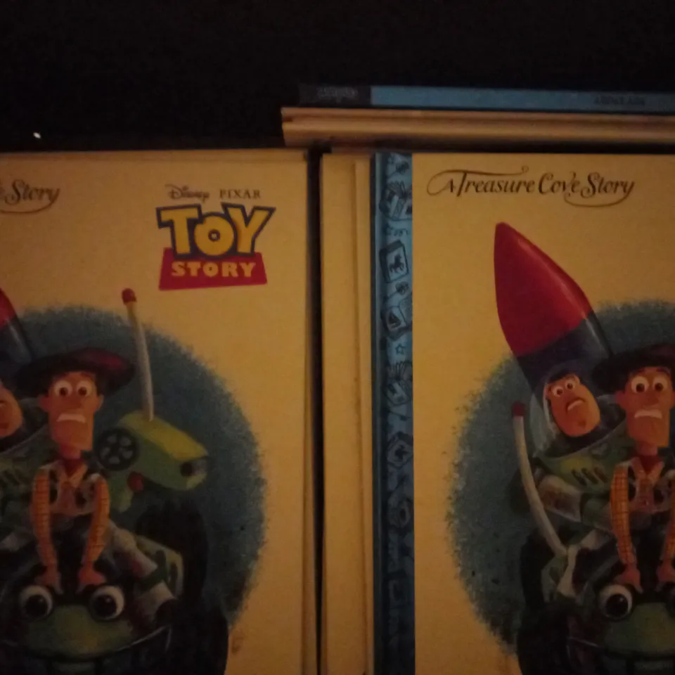 LOT OF APPROXIMATELY 50 TREASURE COVE STORY DISNEY PIXAR TOY STORY 4 BOOKS
