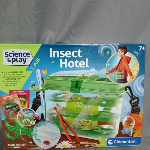 SCIENCE AND PLAY INSECT HOTEL