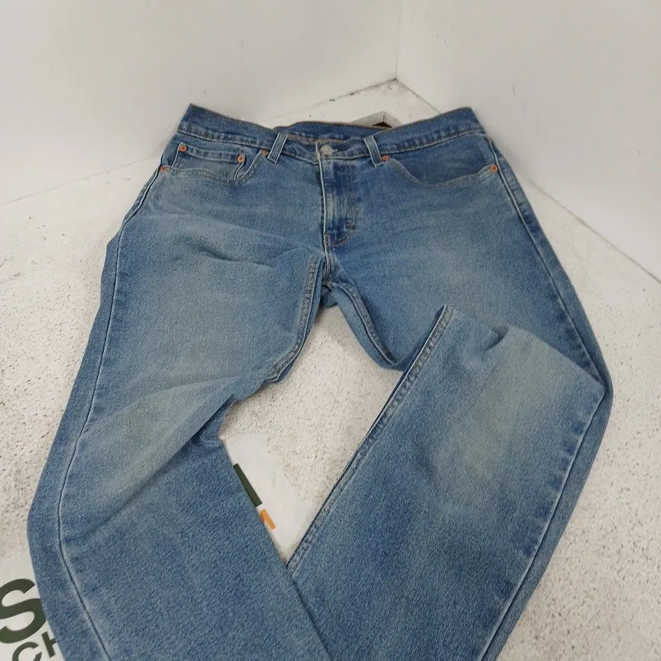 LEVI'S JEANS – MEN'S BLUE DENIM, 32W X 32L (W32 L32) – PATCH LABEL