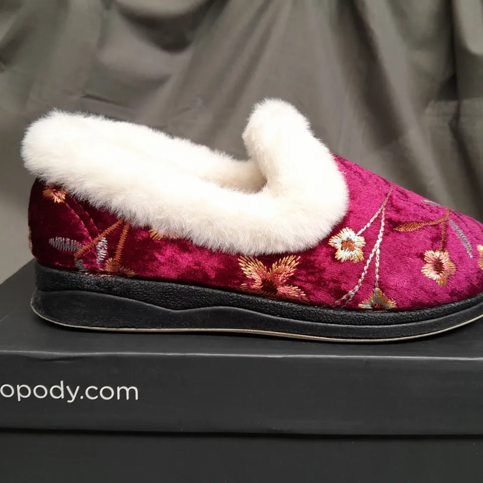 BOXED SHURPODY BURGUNDY SLIPPERS - UK 36