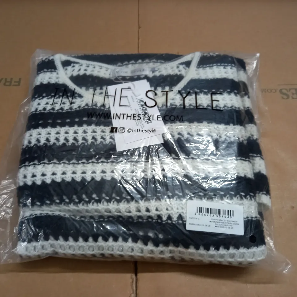 BAGGED IN THE STYLE CURVE STACEY SOLOMON LONG SLEEVE CROCHET MINI DRESS - 18/20