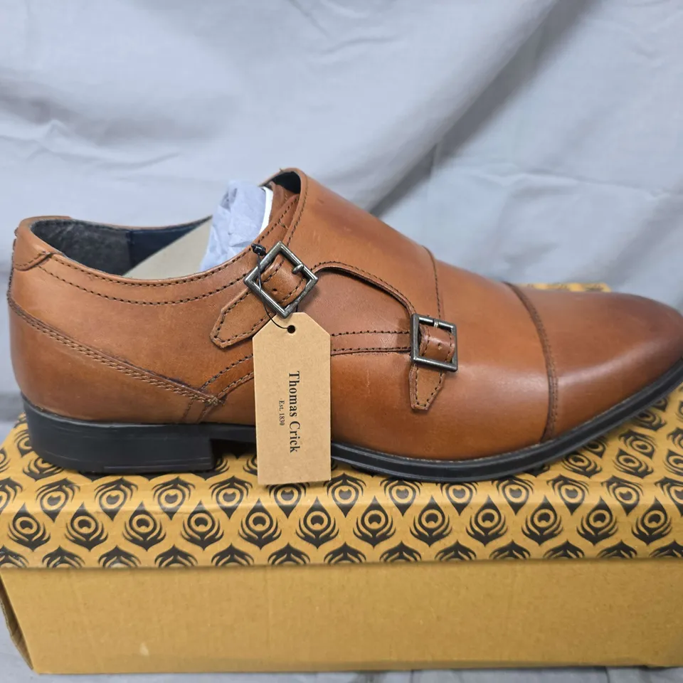 BOXED PAIR OF THOMAS CRICK BOYCIE SHOES IN TAN - UK 10