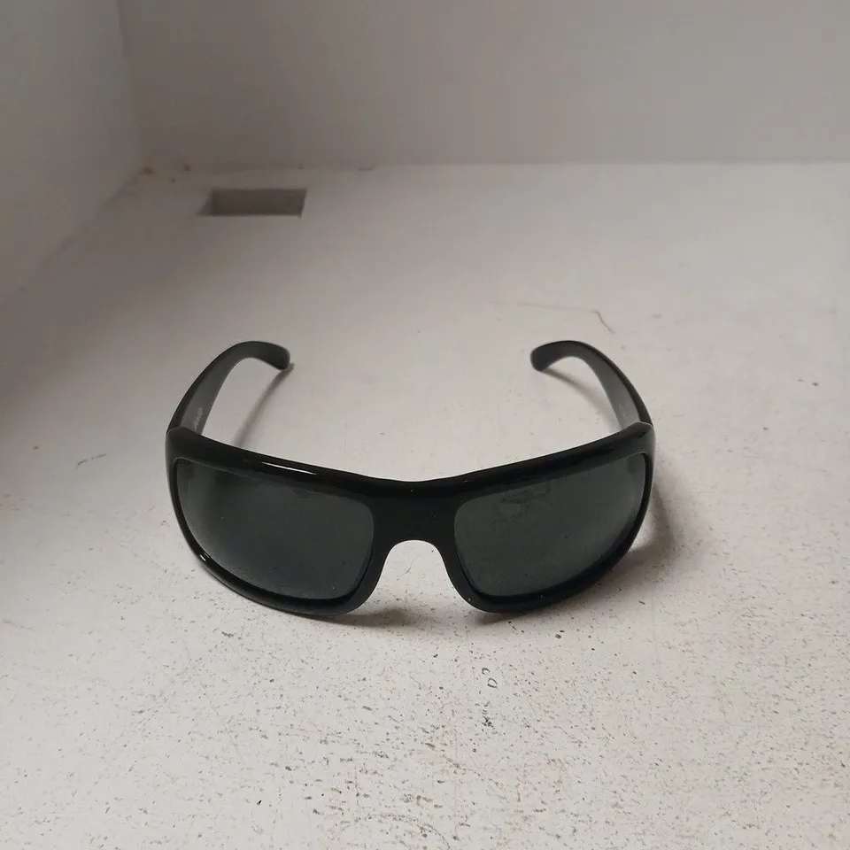 BOLLÉ SUNGLASSES – BLACK WRAPAROUND