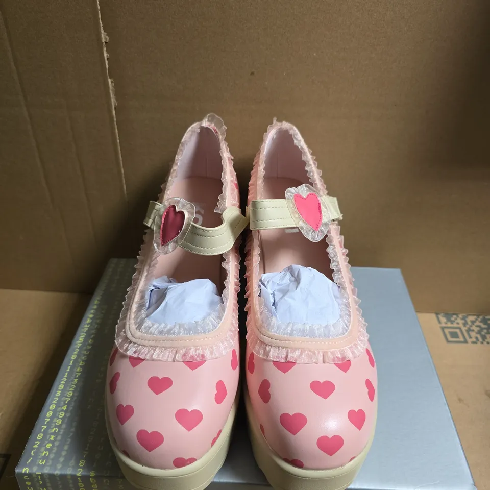 BOXED PAIR OF KOI TIRA MARY JANE SHOES MELANIE SWEETHEART EDITION SHOES - UK SIZE 8