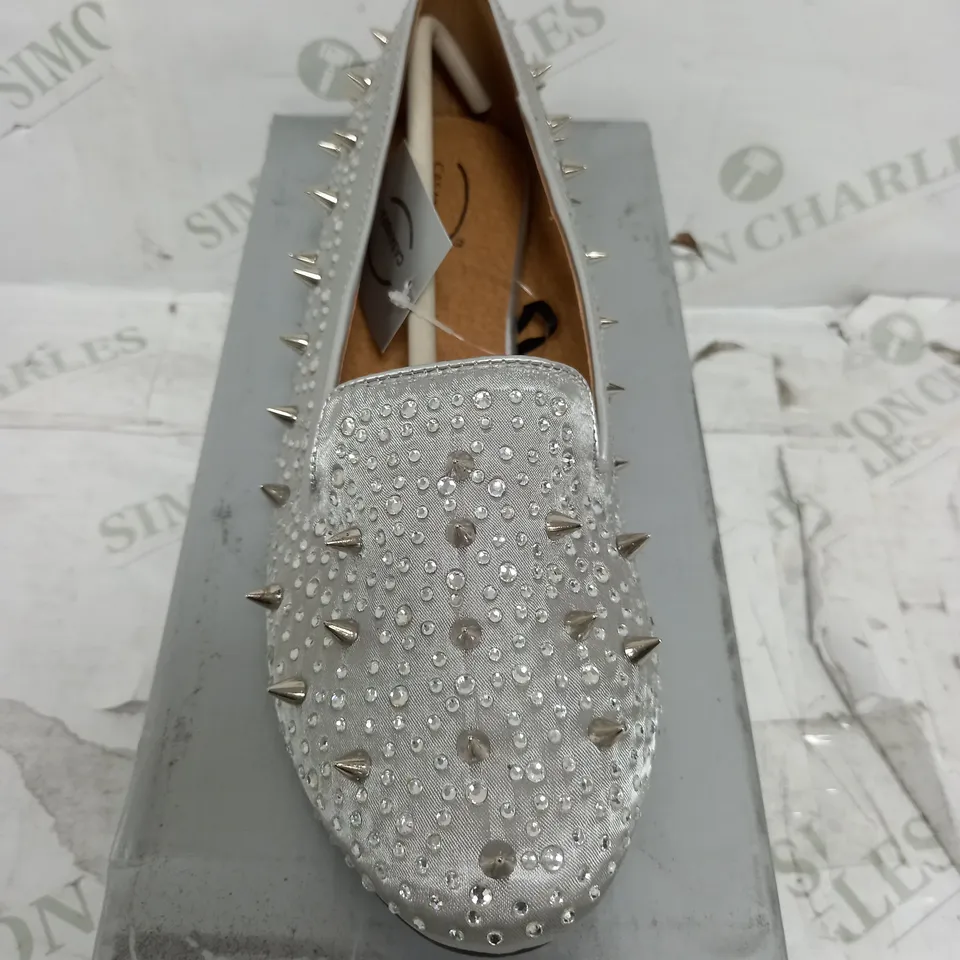 FLAT HEELED SILVER SPIKEY SHOE SIZE 6