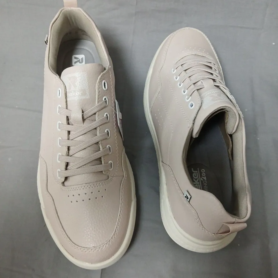 BOXED PAIR OF REIKERS SWING-2-GO TRAINERS IN PINK - UK 7.5