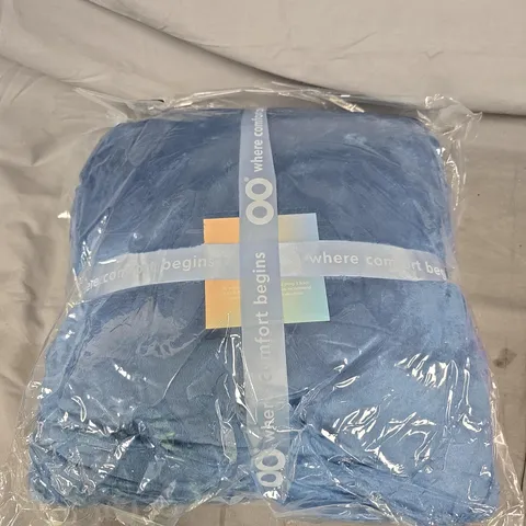 OODIE WEARABLE BLANKET