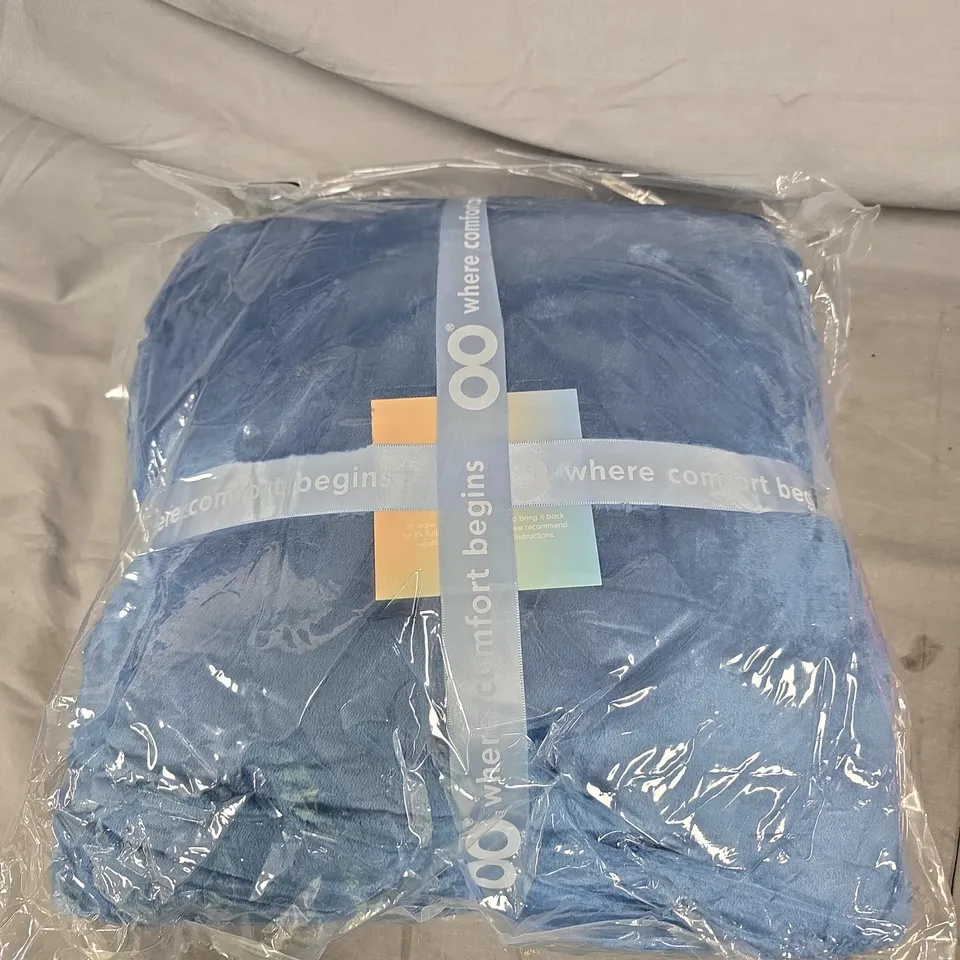 OODIE WEARABLE BLANKET