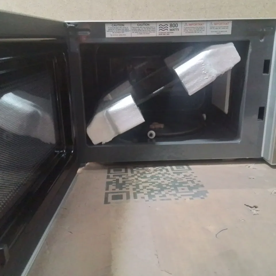 RUSSELL HOBBS RHM2076S 20L 800W COMPACT SILVER DIGITAL MICROWAVE.